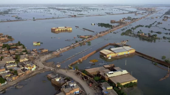 Principal : Pakistan sous les eaux : la mousson meurtrière met le pays en alerte