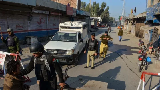 Attaques meurtrières des Taliban pakistanais près de la frontière afghane : 23 morts