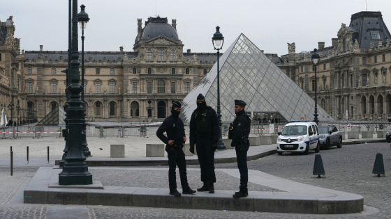 Cambriolage au Louvre : les nouvelles perquisitions n’ont pas permis de retrouver les bijoux volés