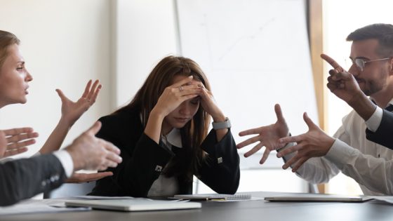 Gérer les conflits au travail : construire un climat de confiance durable