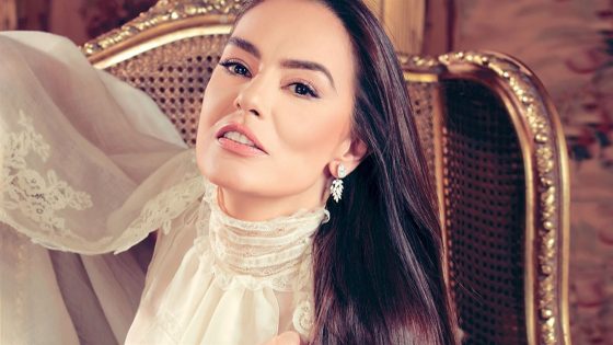 Sherihan éblouit lors de l’inauguration du Grand Musée égyptien et demeure l’une des stars les plus aimées du monde arabe.