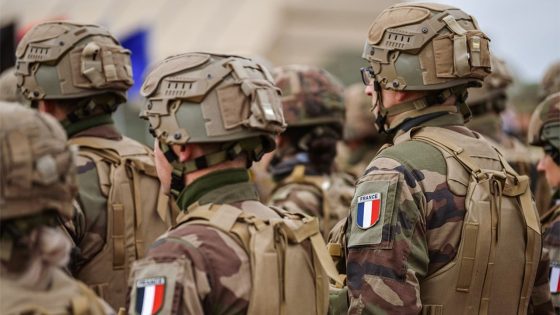 La France adopte une nouvelle loi de programmation militaire de 436 milliards d’euros jusqu’en 2030