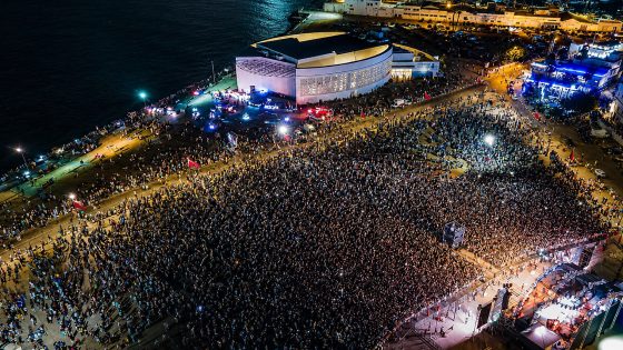 Cheb Khaled et L7or enflamment Larache lors du Summer Festival