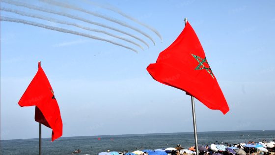 Martil : la patrouille « Marche Verte » émerveille le public avec 27 figures aériennes pour la Fête du Trône
