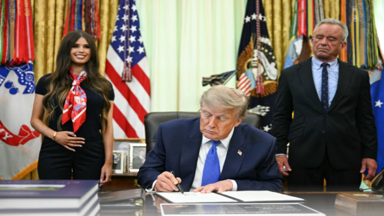 Trump veut réduire le nombre de vaccins infantiles et recommande de dissocier le vaccin ROR