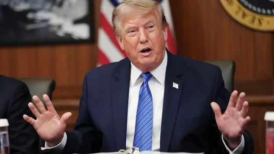 Trump rejette les inquiétudes sur les stocks d’armes américains et promet des poursuites contre les auteurs de fuites