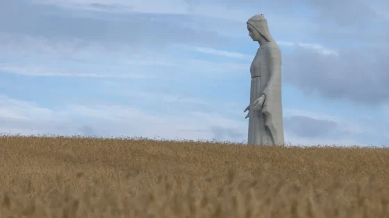 Pologne : une statue monumentale de la Vierge Marie inaugurée dans un village rural