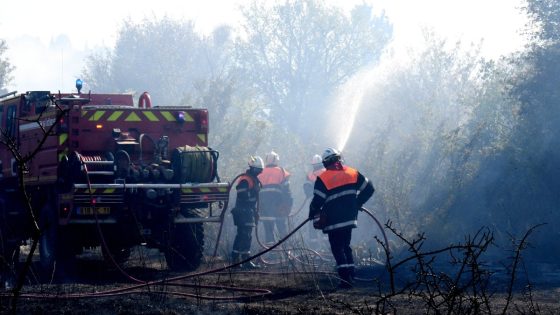 PHOTOS / PQR / NATHALIE AMEN VALS / L INDEPENDANT / FD / INCENDIE A LA SORTIE DE VILLEGAILHENC ROUTE DE VENTENAC / POMPIERS /