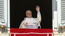 Le pape Léon XIV atteint d’un cancer du poumon : une opération réussie à Rome