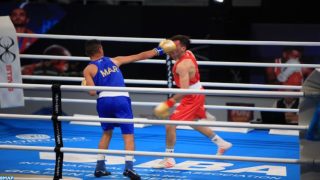 Othmane Ferroun fait vibrer le ring d’Essaouira par un KO : le boxeur marocain décroche un titre international devant son public