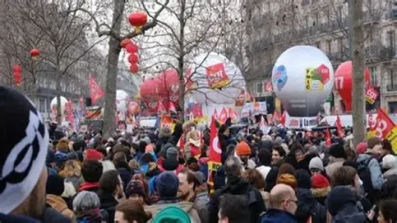 La France sous tension : des dizaines de milliers de lycéens se préparent à de nouvelles manifestations
