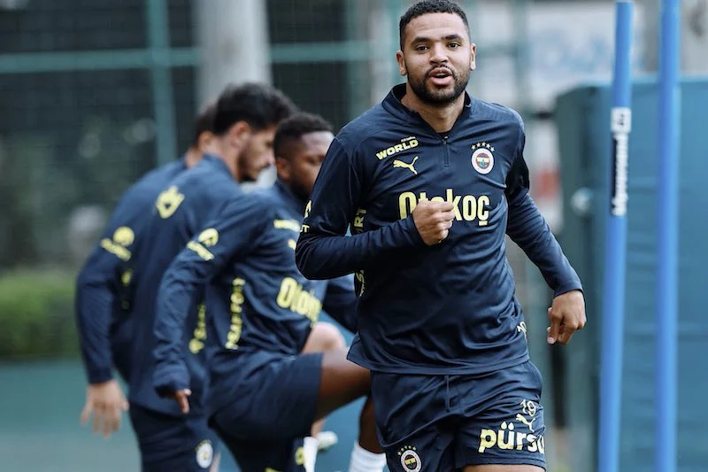 المدرب مورينيو يجدد الثقة في النصيري