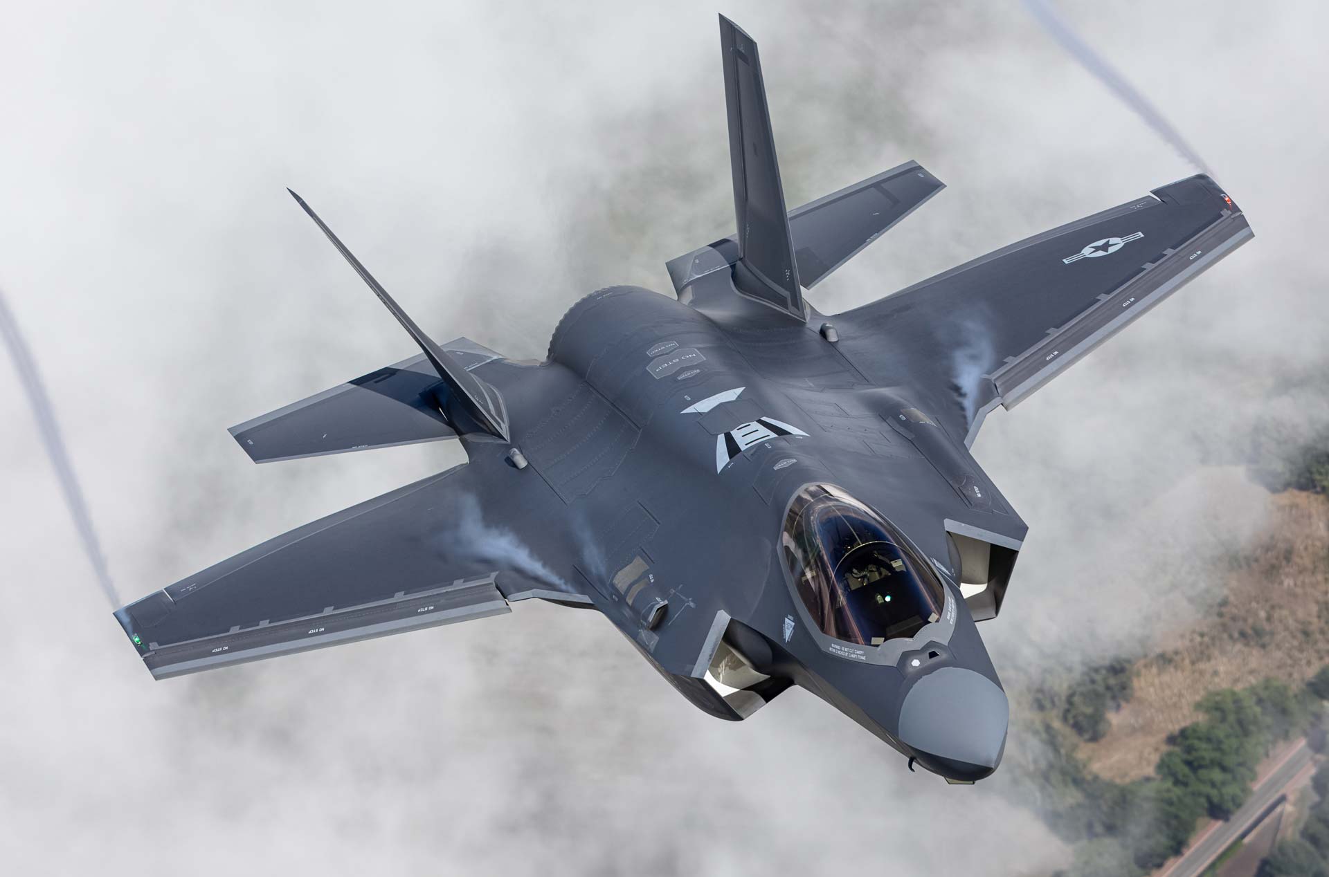 المغرب يفتح نافذة على مستقبل التفوق الجوي: اهتمام مبدئي بمقاتلات F-35 في IDEX 2025