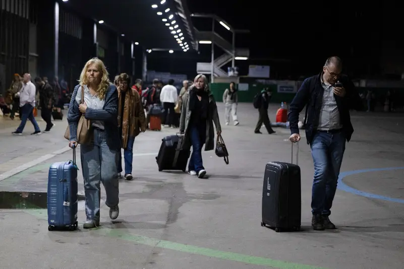 ظلام دامس ثم فجر جديد: عودة الكهرباء لإسبانيا والبرتغال بعد انقطاع غامض هزّ أوروبا