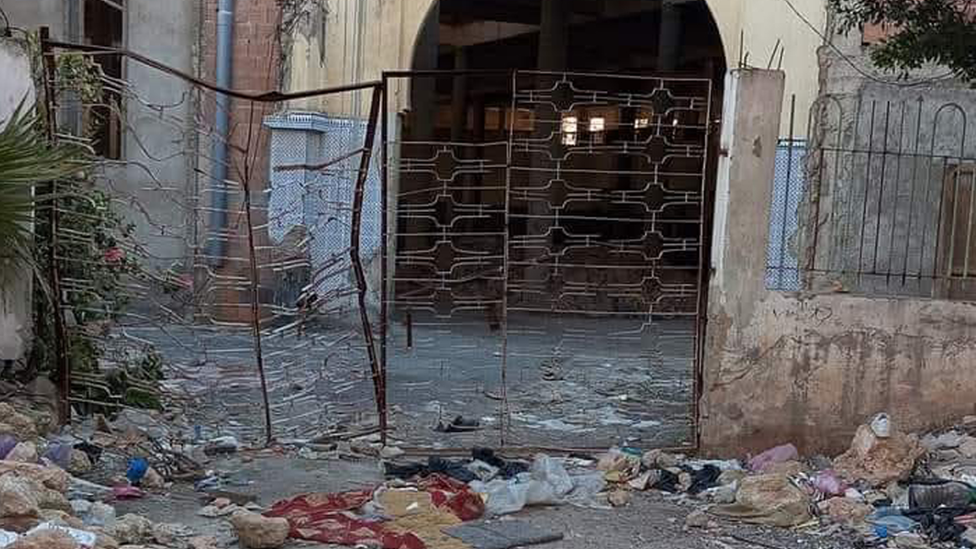 تأخير ترميم مسجد التقوى بحي مولاي رشيد يثير استياء الساكنة… أربع سنوات من الانتظار بلا جواب