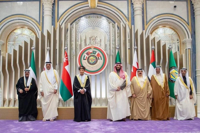 الخليج يرص الصفوف ويصعّد ضد التهديدات – اجتماع طارئ للخليج ومطالب بممرات إنسانية