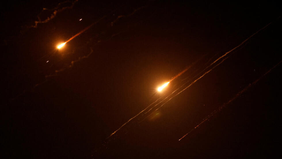 تصعيد عسكري بين إسرائيل وإيران يربك المنطقة ويؤثر على أسواق الطاقة