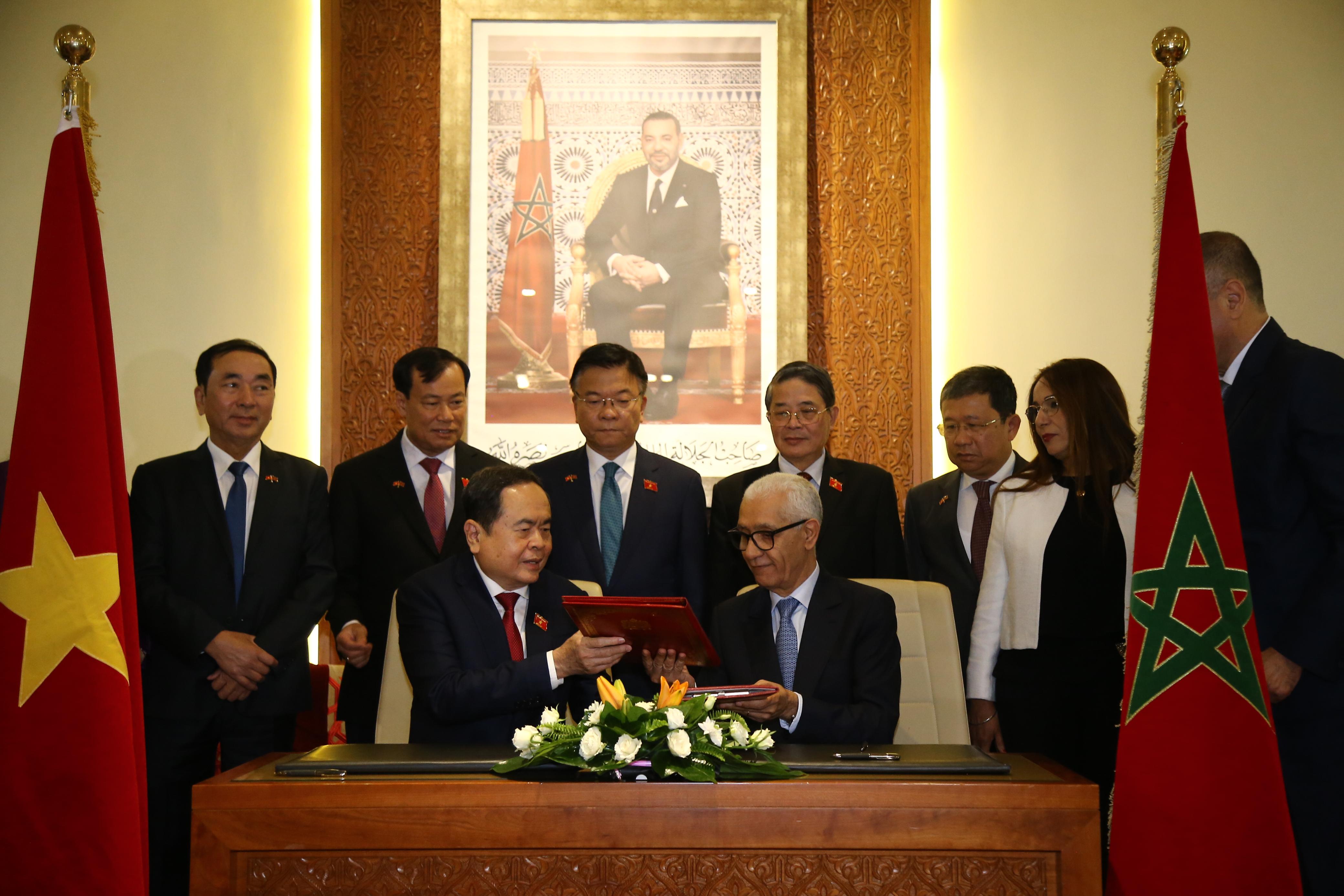 شراكة برلمانية قوية بين المغرب وفيتنام… اتفاقية تاريخية بالرباط