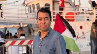 إطلاق سراح الصحفي المغربي محمد البقالي بعد اعتقاله على متن سفينة “هندالة” الإنسانية