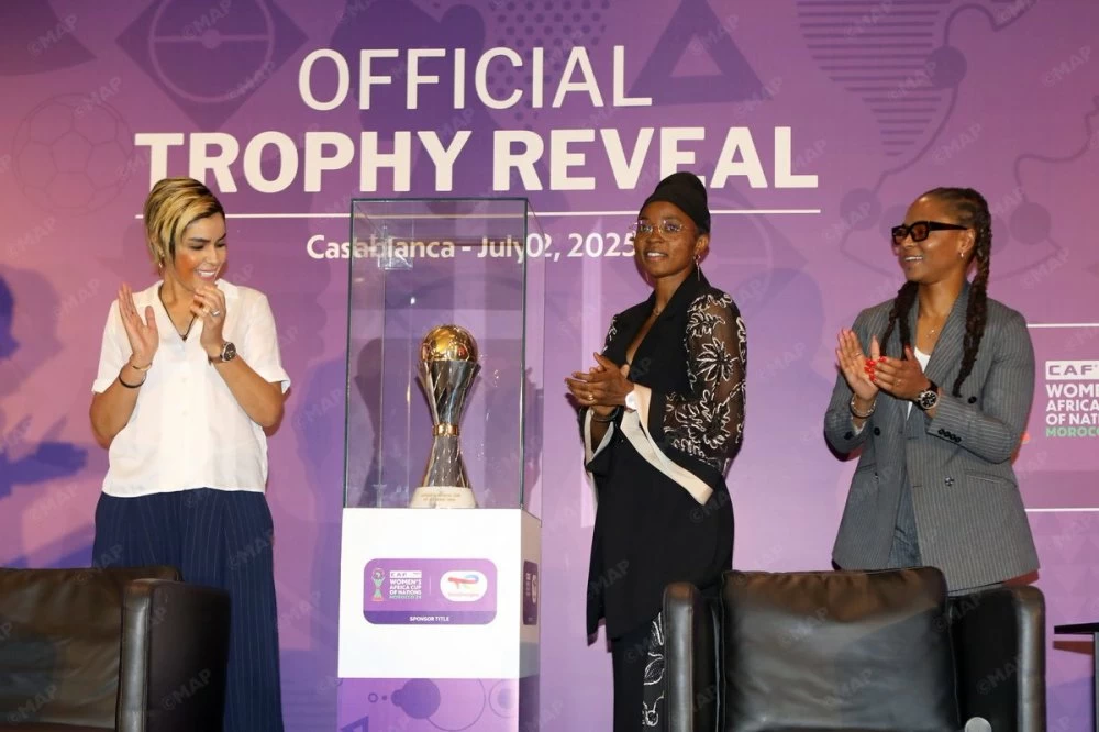 كأس إفريقيا للسيدات 2024: المغرب يكشف عن شعار «Born Winners» وكأس جديد يعكس روح التميز والوحدة