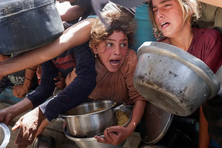 Gaza face à la famine : plus d’un million de personnes affamées, 650 000 enfants en danger