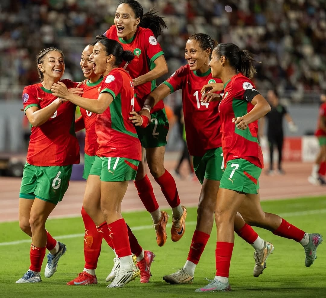 ثقة وطموح لبؤات الأطلس في مواجهة الخبرة النيجيرية وسط دعم جماهيري مغربي كبير