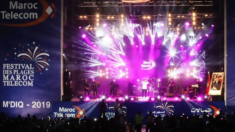 مهرجان شواطئ اتصالات المغرب 2025: 21 سنة من الموسيقى والتقارب