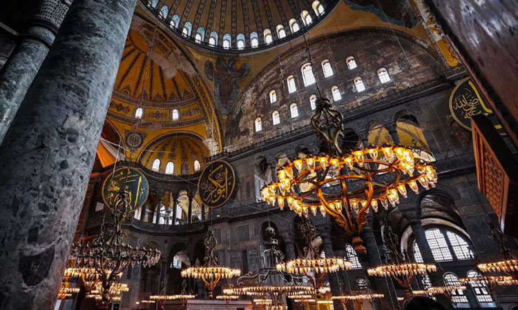 المسجد الكبير آيا صوفيا يحتفل بذكرى إعادة افتتاحه