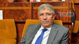 تويزي يثير الجدل بـ”طحن الورق” ويصدر توضيحا حول تصريحات الدقيق المدعم