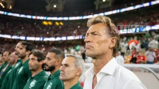 إقالة رينارد قبل المونديال.. دونيس الأقرب لقيادة السعودية في كأس العالم 2026