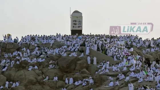 ضيوف الرحمن ينفرون إلى مزدلفة بعد أداء ركن الوقوف بعرفات