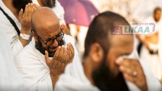 حجاج بيت الله الحرام يتوافدون إلى مشعر منى لإحياء يوم التروية وسط أجواء إيمانية