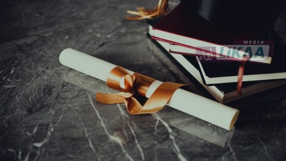باحث مغربي ينال الدكتوراه بميزة مشرف جدًا عن الديمقراطية التشاركية