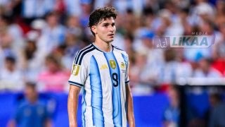 جوليان ألفاريز يصعّد الضغوط للانتقال إلى برشلونة