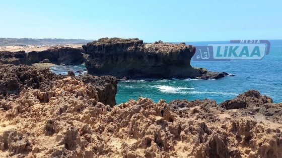شاطئ الوليدية الكبير ينال “اللواء الأزرق” لأول مرة