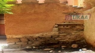 ساحة باب الغربي بوجدة.. جدار متداعٍ يثير مخاوف الساكنة ومطالب بالتدخل العاجل