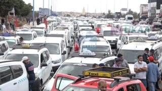 مهنيو النقل يترقبون نتائج دراسة الداخلية لإصلاح قطاع سيارات الأجرة