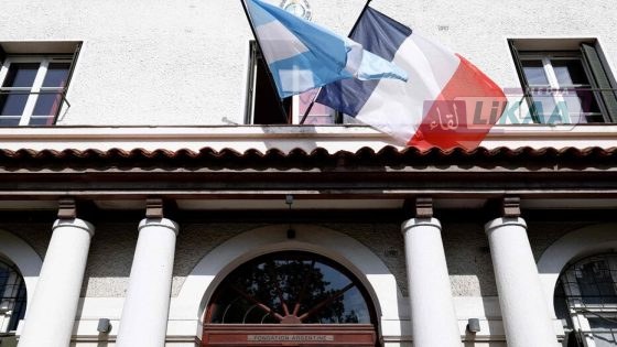 (FILES) French and Argentine flags fly at the "Fondation Argentine" (Argentine foundation) at the Cite Internationale Universitaire in Paris, on March 24, 2026. Residents speaking out against evictions, private far-right gatherings: the management of the Argentine student residence by a new director with links to ultra-conservative circles is causing a stir, which could feature in discussions during Argentine President Javier Mileis forthcoming visit to France. Located on the prestigious campus of the Cité internationale Universitaire de Paris, the Maison de lArgentine has been in turmoil since the appointment in 2024, by the government of the ultra-liberal Argentine President Javier Milei, of the Franco-Argentine lawyer Santiago Muzio as its director. (Photo by Kenzo TRIBOUILLARD / AFP)