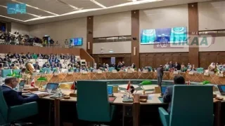 المغرب يجدد تضامنه مع السعودية ويدعو إلى حماية أمن المضائق وحرية الملاحة