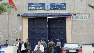 إدارة السجن المحلي بأصيلة تنفي نقل أحد النزلاء إلى مصحة خاصة وتؤكد استقرار حالته الصحية