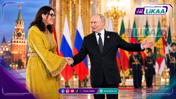 فاطمة الزهراء المنصوري تتألق بالزي المغربي التقليدي في استقبال الكرملين خلال قمة روسيا وإفريقيا
