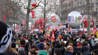 فرنسا على صفيح ساخن.. عشرات الآلاف من التلاميذ يستعدون لاحتجاجات جديدة وسط انتشار أمني واسع